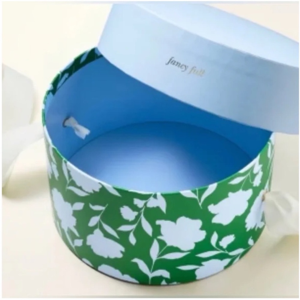 Kate Spade x Target Round Gift Box Set of 2 Green Stripe Classic Rose Hat Box - Picture 3 of 6